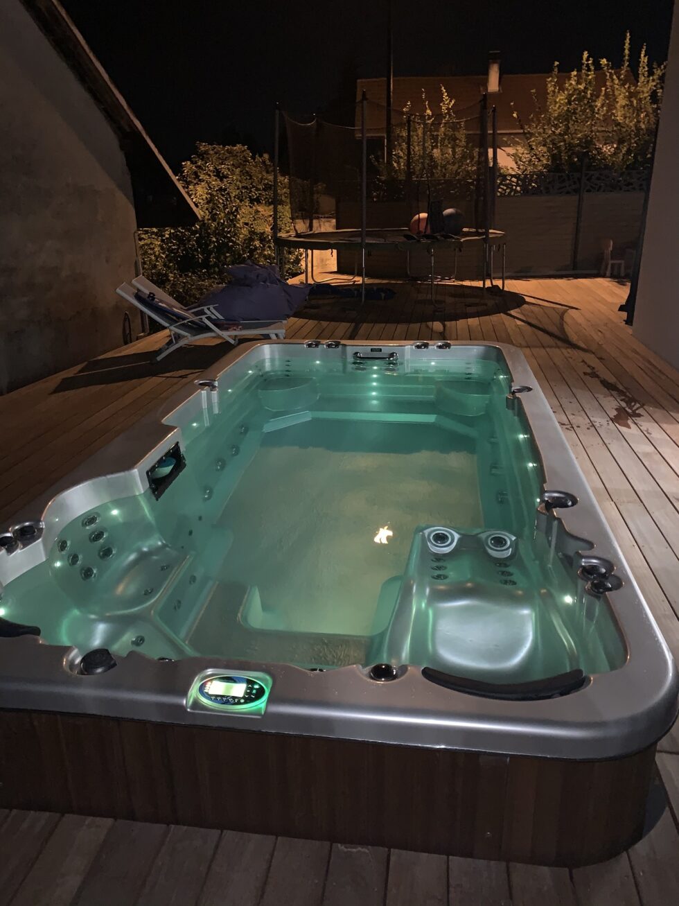 Spas de nage a contre courant Cluses Spa haut de gamme Saint Pierre — free download